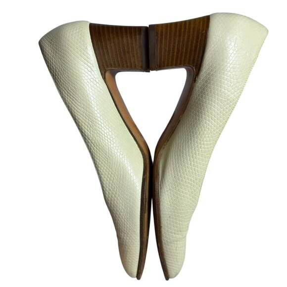 Vintage Salvatore Ferragamo Italy Cream Lizard-Embossed Leather Pumps โ Size 6.5 - Picture 2 of 12